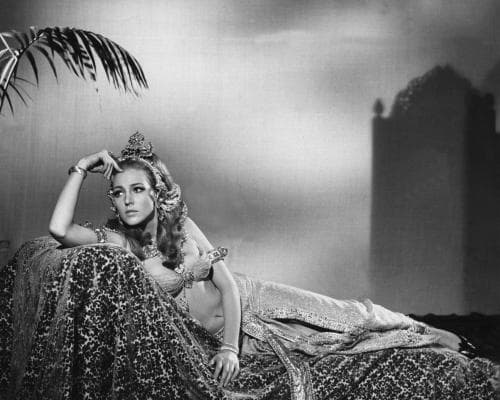 The Last Drive: Joanna Pettet’s Unseen Bond with a Lost Era of Hollywood