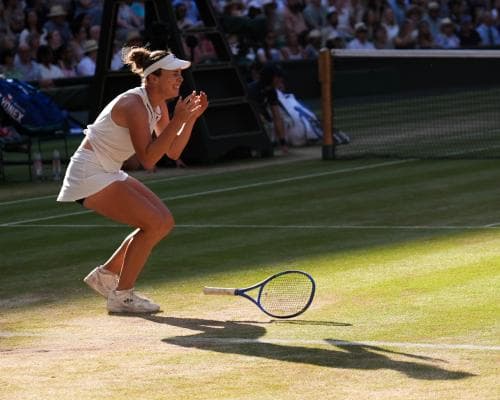 The Silence Before the Roar: Linda Noskova’s Wimbledon Triumph as a Study in Composure Under Fire
