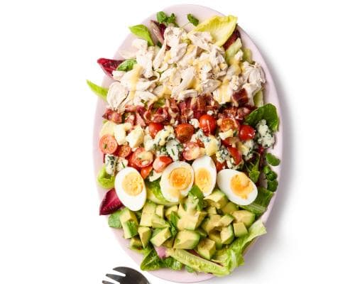 The $10,000 Cobb Salad: How a Hollywood Restaurateur’s Midnight Snack Became the Ultimate Status Plate