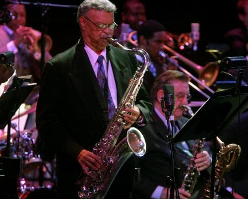 The Sound of Stealth: How Plas Johnson’s Tenor Sax Became the Ultimate Trophy of Cool