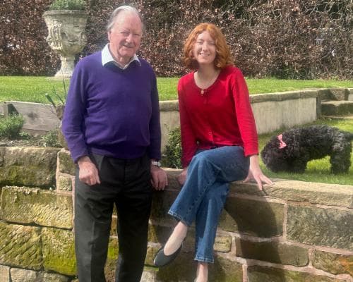The 83-Year-Old Custodian of a Canal: How One Man’s Daily Ritual Redefines Legacy for the Ultra-Wealthy