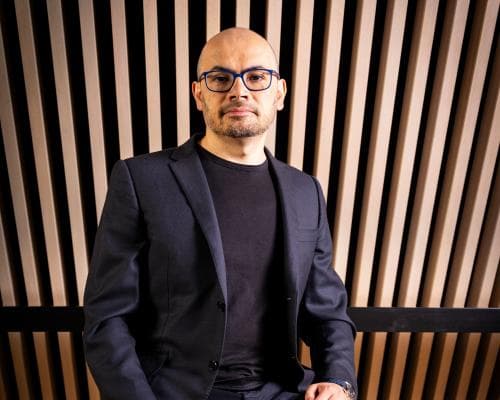 The Oracle Steps Back: Demis Hassabis and the New Power Geometry of AI