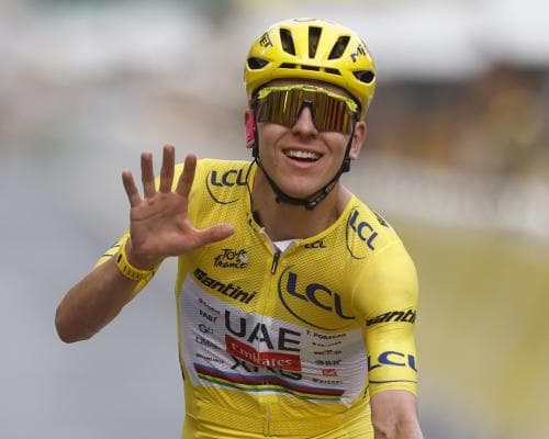 The Champs-Élysées Sprint That Rewrote Cycling’s Bloodlines