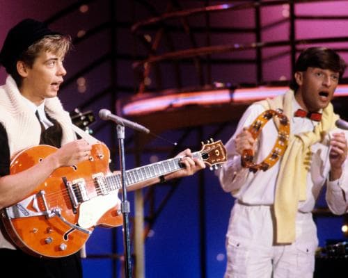 The Mayfly Moment: How a Song Born in a Ship’s Cabin Became a Blueprint for Creative Freedom