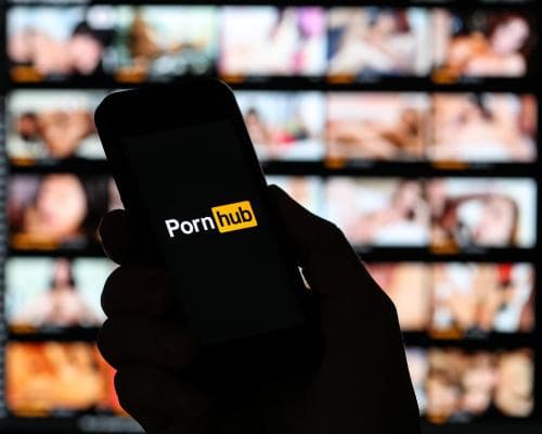 The New Digital Gate: Why Australia’s Billionaires Are Watching the Pornhub Playbook