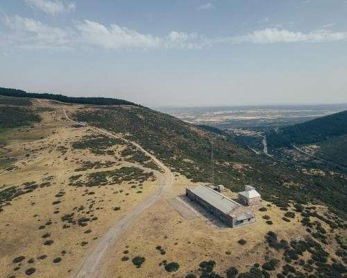 The 93 Residents, 2,000 Visitors, and One Minute 29 Seconds of Celestial Silence