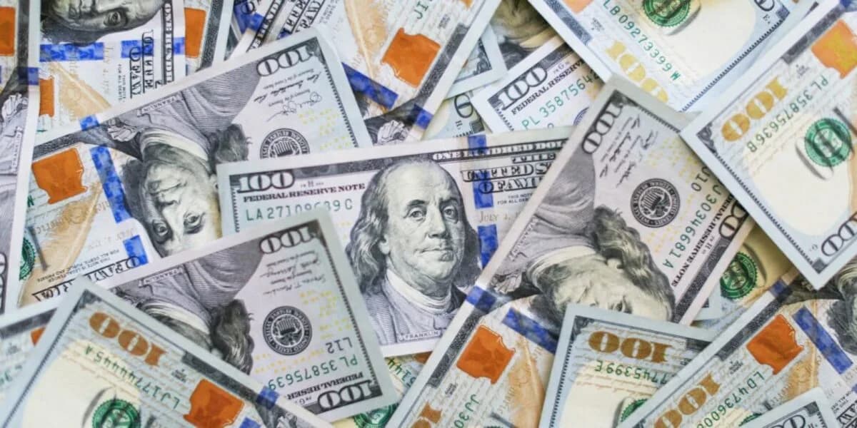 Nigeria's FX taps reopen: CBN dollar sales jump to $953m in March